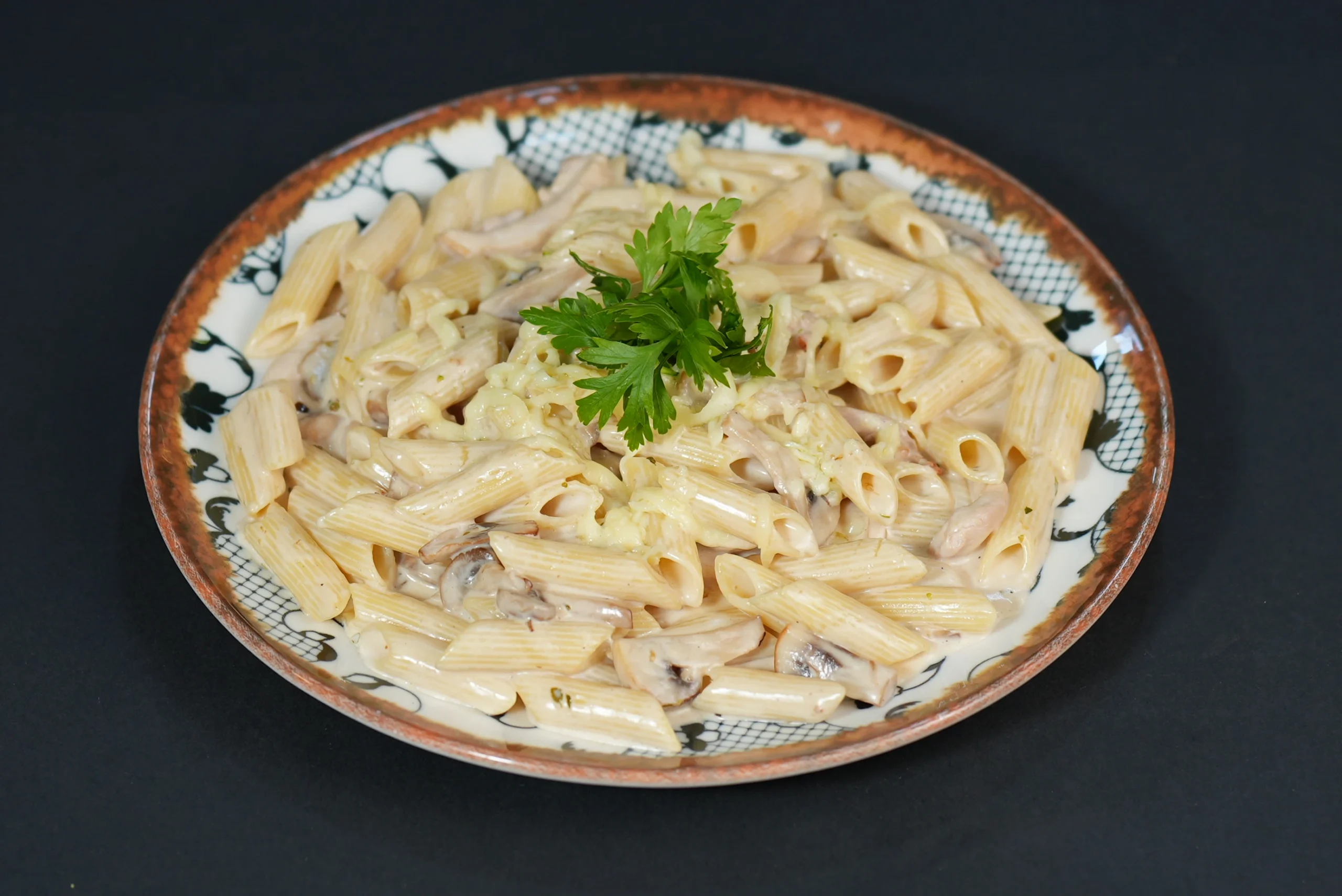 Tavuk Mantarlı Alfredo